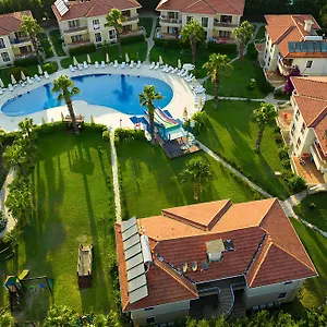 4* Otel The One Club